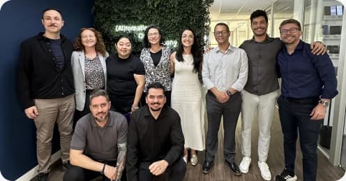 Equipe da Prime Control e profissionais da Vivo reunidos na sede da Prime Control