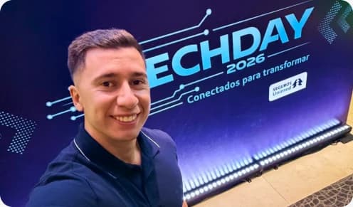 José Antônio Lucena diante do painel “Tech Day 2026 – Conectados para transformar”