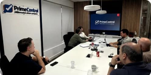 Reunião de Conselho em uma sala da Prime Control